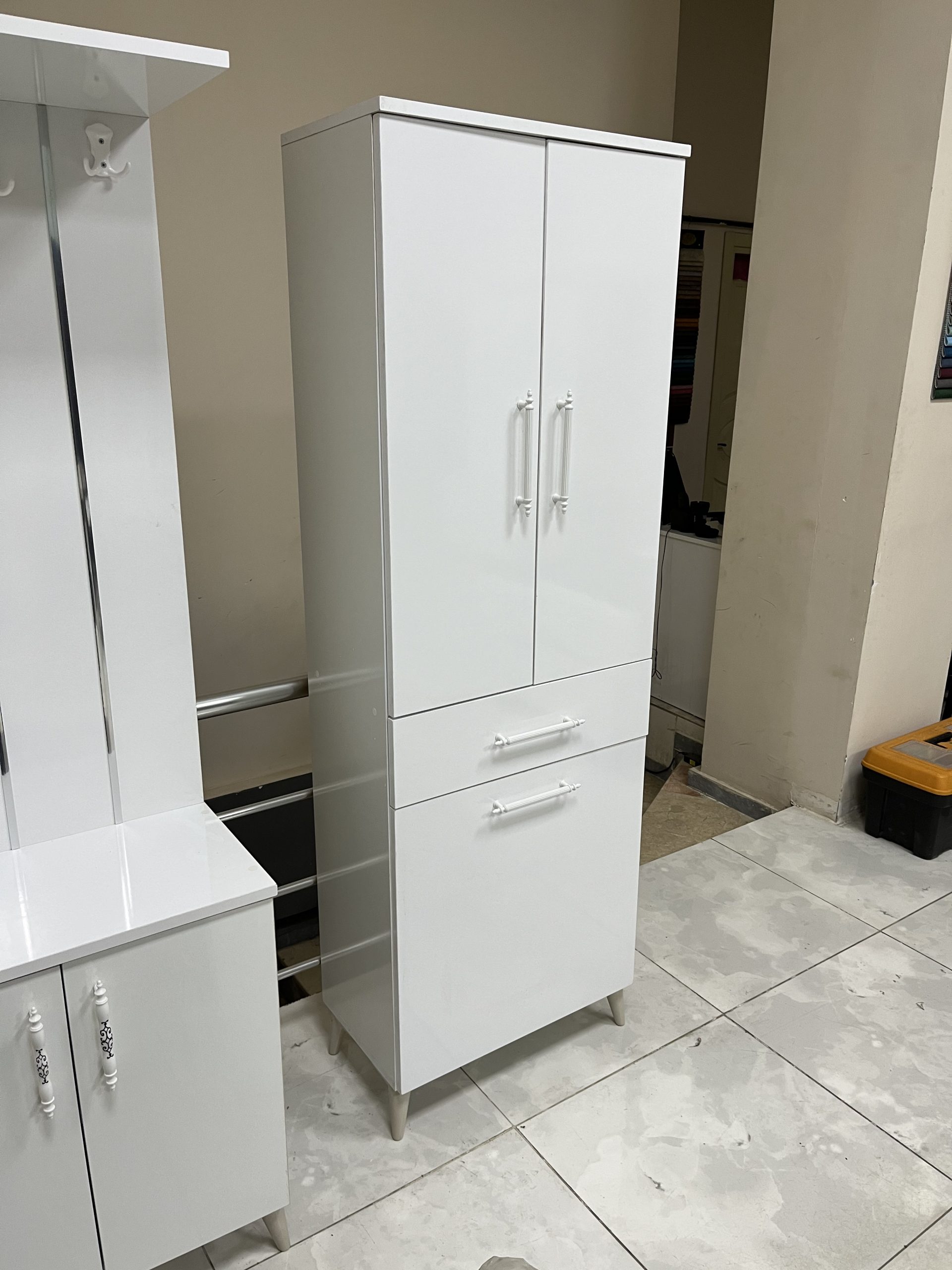 Kirli Sepetli Banyo Dolabı