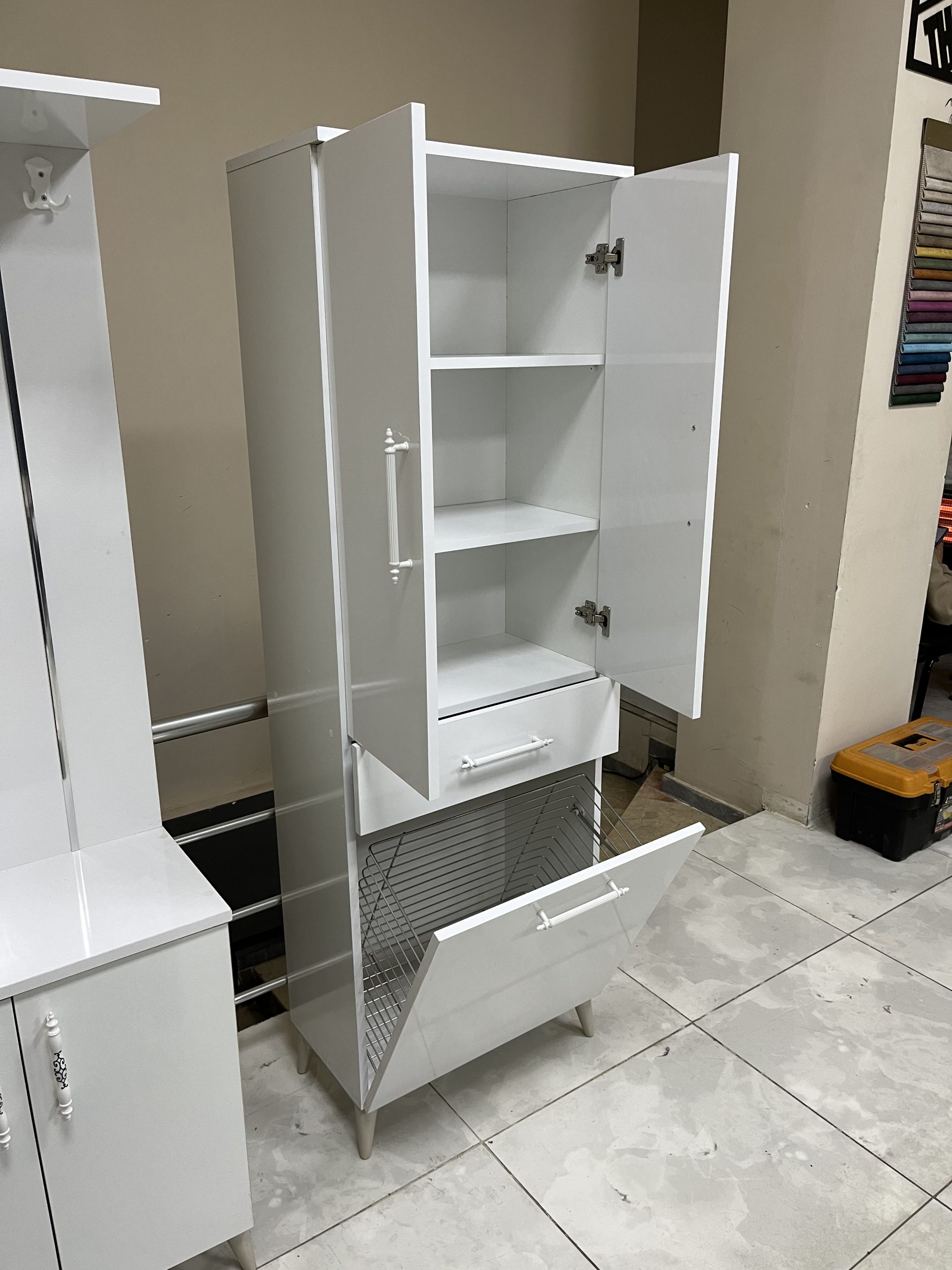 Kirli Sepetli Banyo Dolabı